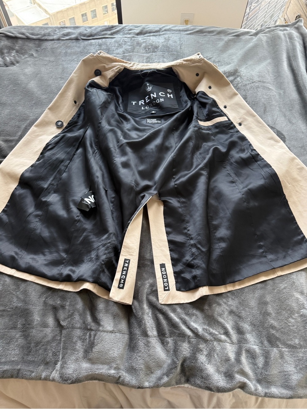 TRENCH LONDON Queen Classic Trench Coat (Stone/Black/Gold) - Picture 14 of 16